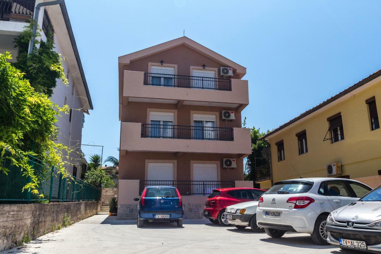 Fort City Apartments Tivat Eksteriør billede